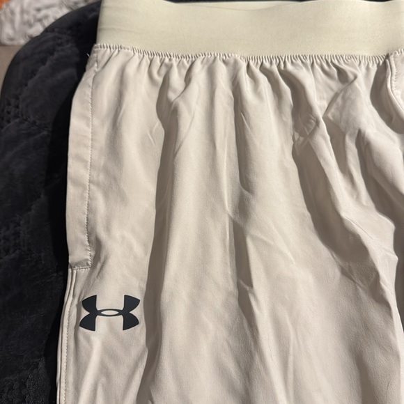 Under Armour, unstoppable, pants size XXL tan. - Picture 2 of 7